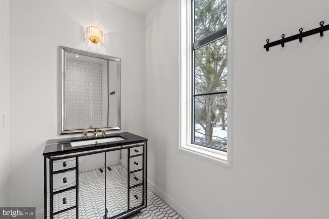 4929 LOWELL ST NW, Washington, DC 20016