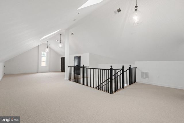 4929 LOWELL ST NW, Washington, DC 20016