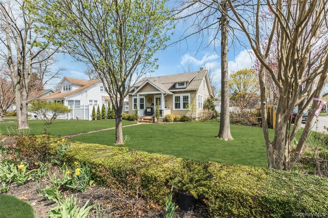 135 Division Avenue, West Sayville, NY 11796