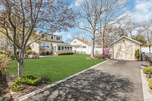 135 Division Avenue, West Sayville, NY 11796