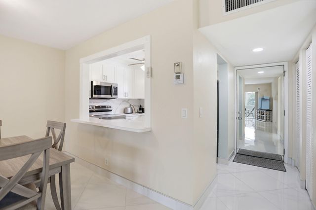 721 Lori Drive 210, Palm Springs, FL 33461