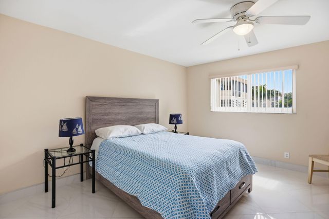 721 Lori Drive 210, Palm Springs, FL 33461