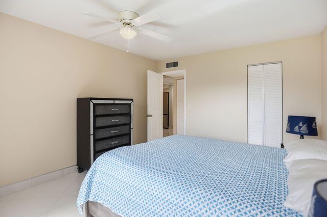 721 Lori Drive 210, Palm Springs, FL 33461