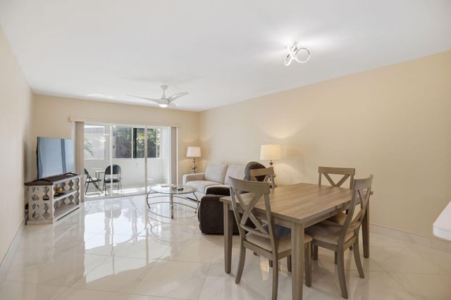 721 Lori Drive 210, Palm Springs, FL 33461