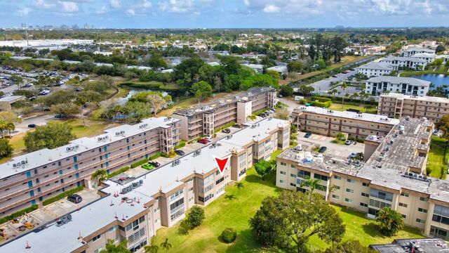 721 Lori Drive 210, Palm Springs, FL 33461