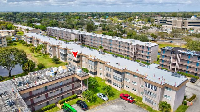 721 Lori Drive 210, Palm Springs, FL 33461