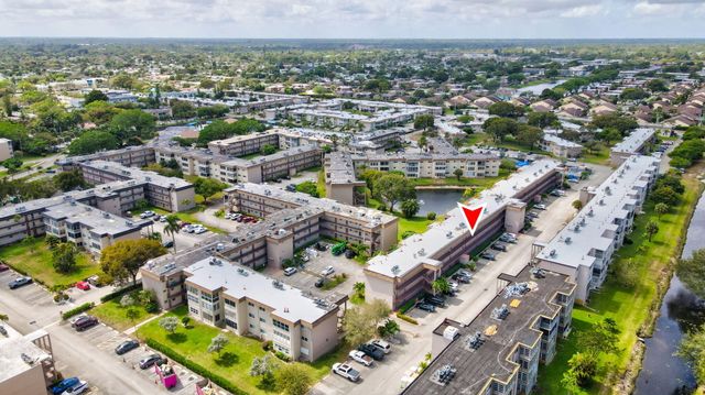 721 Lori Drive 210, Palm Springs, FL 33461