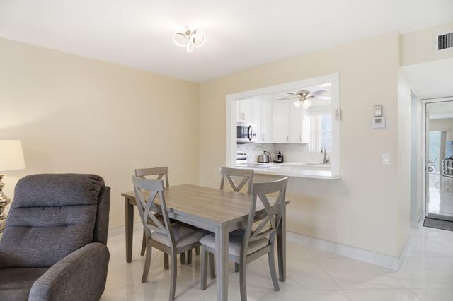 721 Lori Drive 210, Palm Springs, FL 33461