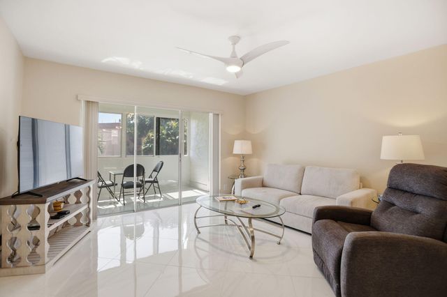 721 Lori Drive 210, Palm Springs, FL 33461