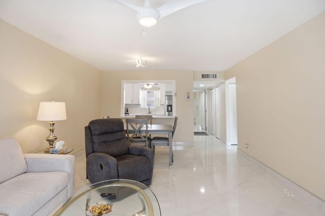 721 Lori Drive 210, Palm Springs, FL 33461