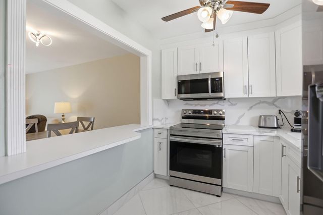 721 Lori Drive 210, Palm Springs, FL 33461