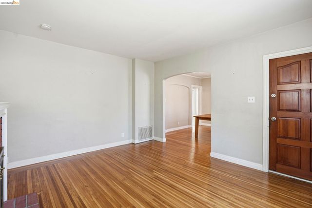 840 Key Route blvd, Albany, CA 94706