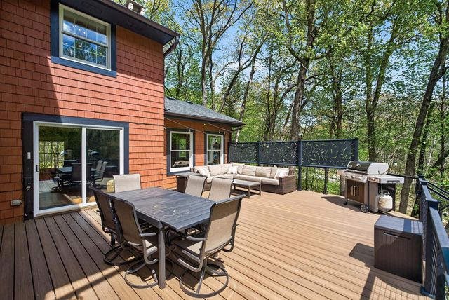 19055 Ridgewood Road, Deephaven, MN 55391