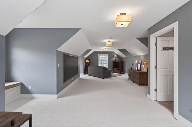 19055 Ridgewood Road, Deephaven, MN 55391