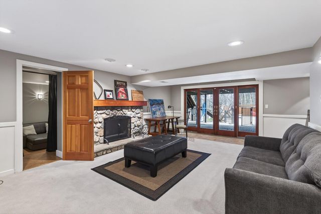 19055 Ridgewood Road, Deephaven, MN 55391