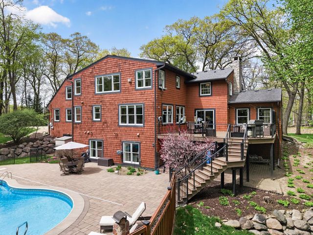 19055 Ridgewood Road, Deephaven, MN 55391