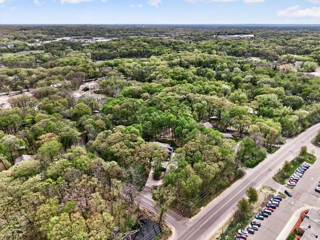 19055 Ridgewood Road, Deephaven, MN 55391