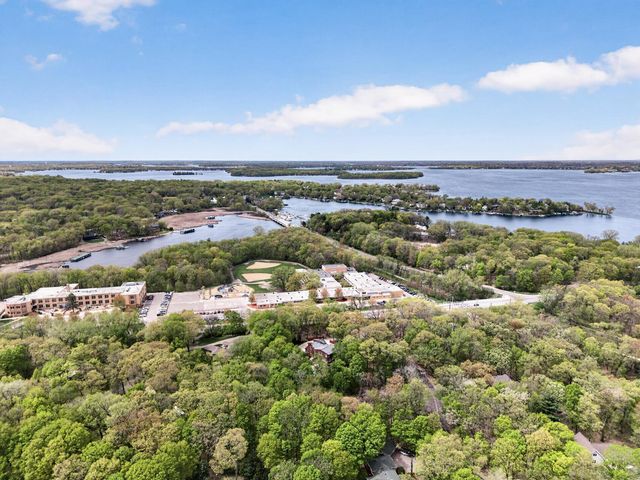 19055 Ridgewood Road, Deephaven, MN 55391