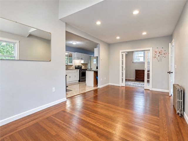 24 Vintner Avenue, East Providence, RI 02915