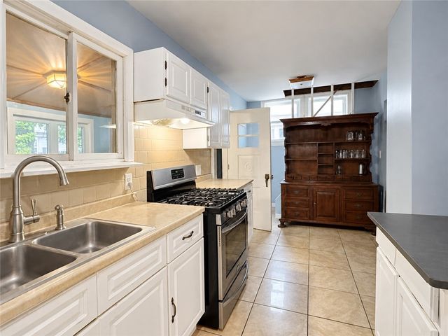 24 Vintner Avenue, East Providence, RI 02915