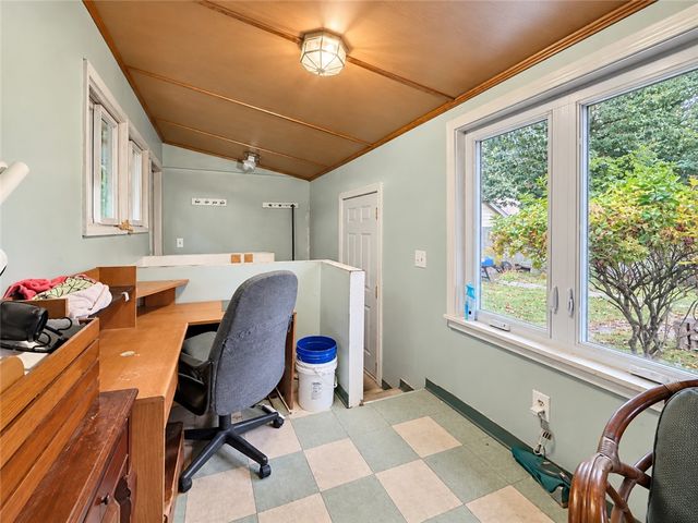 24 Vintner Avenue, East Providence, RI 02915