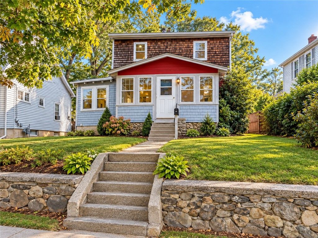 24 Vintner Avenue, East Providence, RI 02915