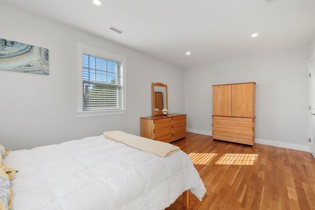 1260 Sea Street, Quincy, MA 02169