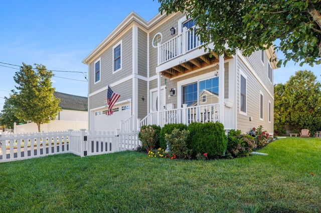 1260 Sea Street, Quincy, MA 02169