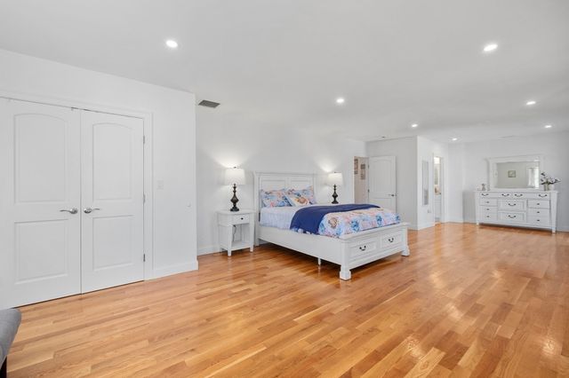 1260 Sea Street, Quincy, MA 02169