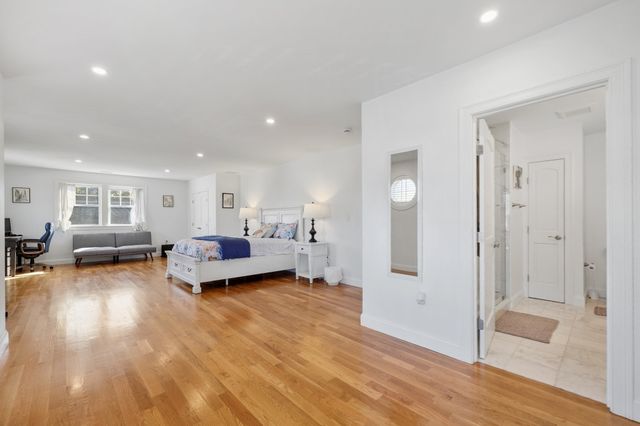 1260 Sea Street, Quincy, MA 02169