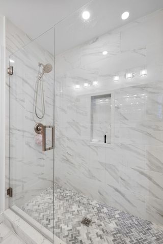 1260 Sea Street, Quincy, MA 02169