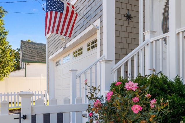 1260 Sea Street, Quincy, MA 02169