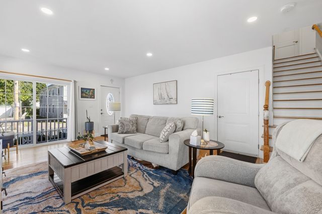 1260 Sea Street, Quincy, MA 02169
