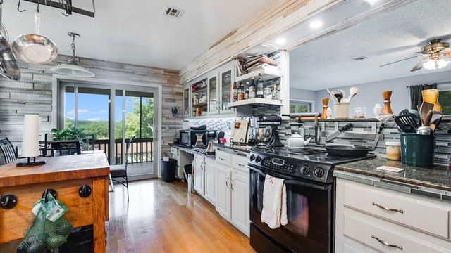 78 Elizabeth Drive, Bella Vista, AR 72715