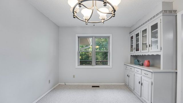 78 Elizabeth Drive, Bella Vista, AR 72715