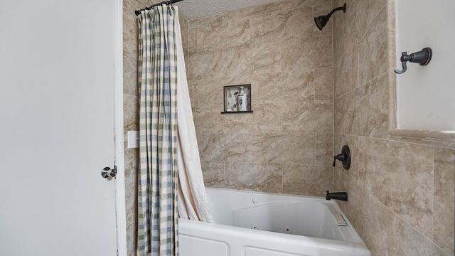 78 Elizabeth Drive, Bella Vista, AR 72715