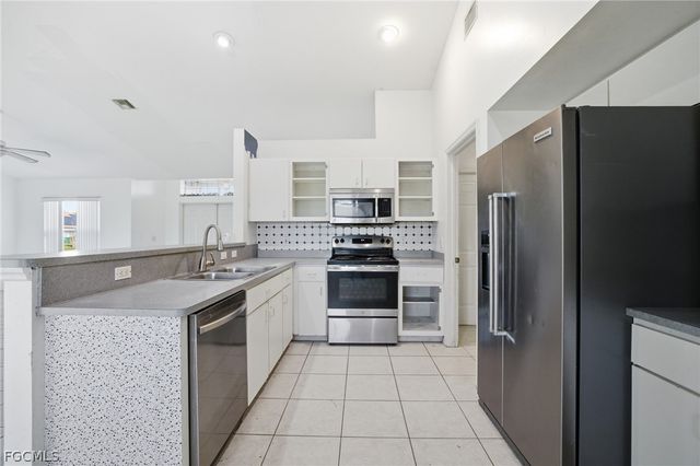 1504 NE 2nd TER, Cape Coral, FL 33909