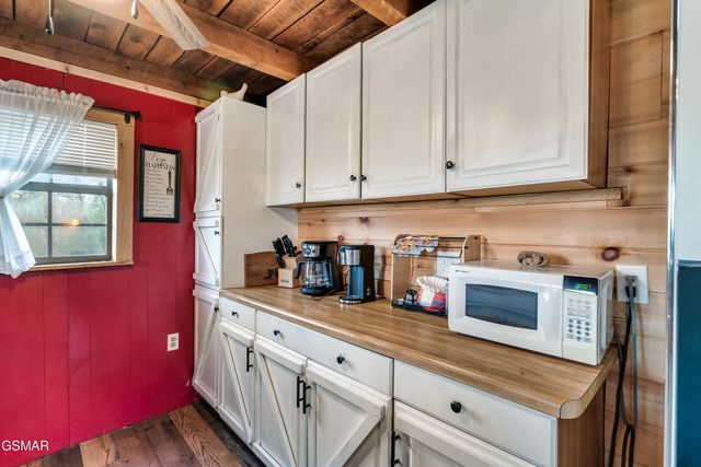 1174 Sharp Road, Sevierville, TN 37876