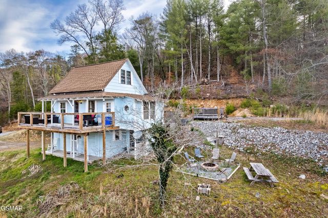 1174 Sharp Road, Sevierville, TN 37876