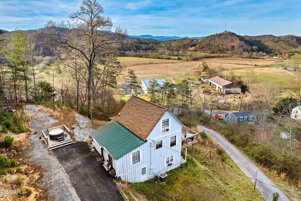 1174 Sharp Road, Sevierville, TN 37876