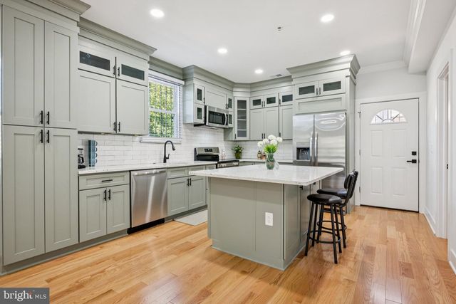 4928 ASTOR PL SE, Washington, DC 20019