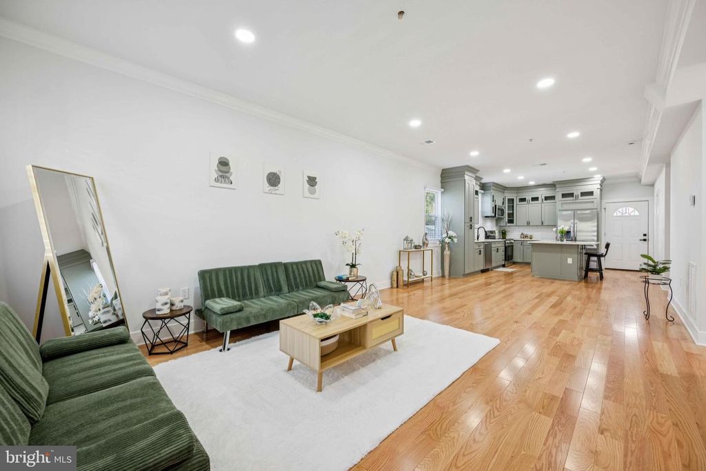 4928 ASTOR PL SE, Washington, DC 20019