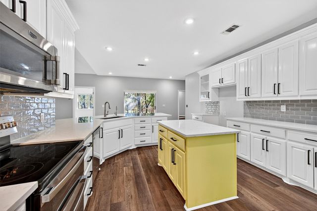 380 Crescent Drive, Pottsboro, TX 75076