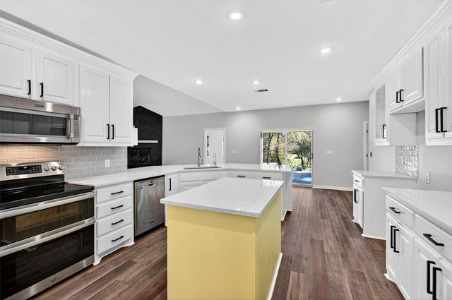 380 Crescent Drive, Pottsboro, TX 75076