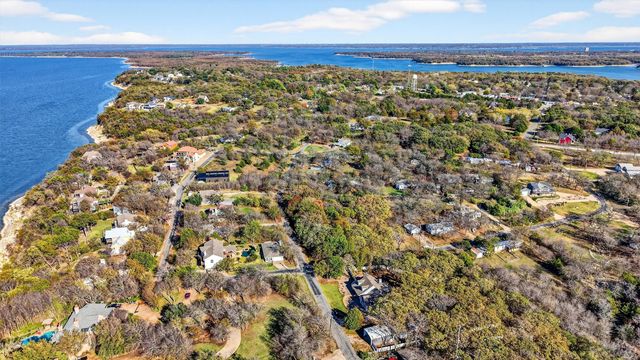 380 Crescent Drive, Pottsboro, TX 75076