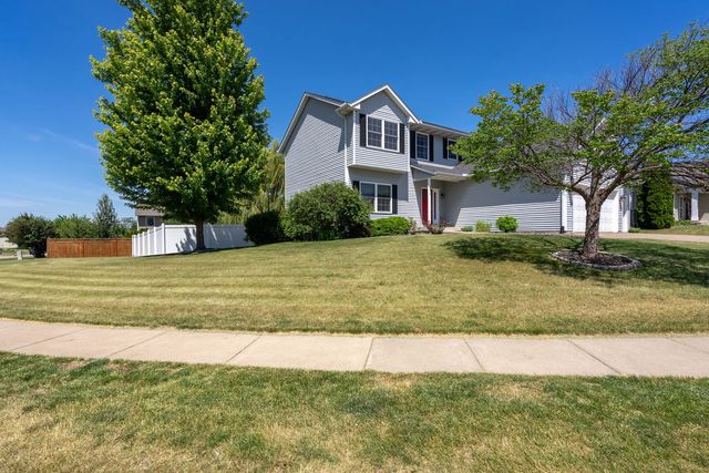 6310 FRIENDSHIP Path, Bettendorf, IA 52722