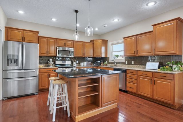 6310 FRIENDSHIP Path, Bettendorf, IA 52722