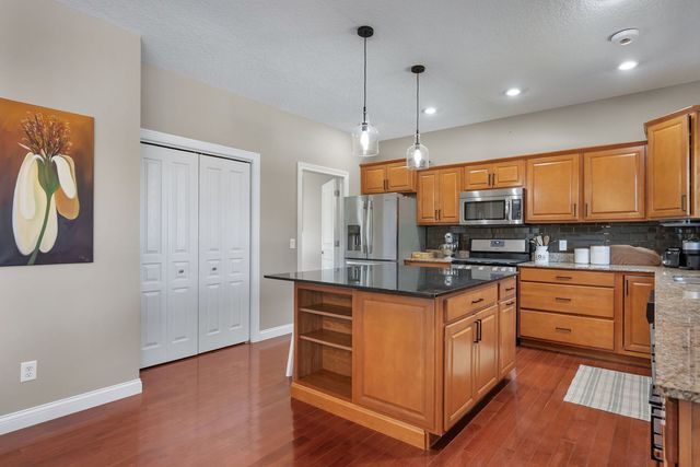 6310 FRIENDSHIP Path, Bettendorf, IA 52722