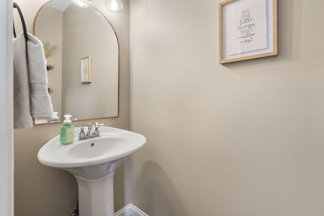 6310 FRIENDSHIP Path, Bettendorf, IA 52722