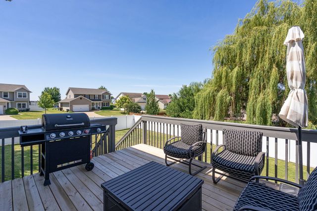 6310 FRIENDSHIP Path, Bettendorf, IA 52722
